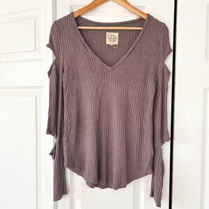 Chaser Waffle Knit Cold Shoulder Top Purple V-Neck Long Sleeve Women’s Medium